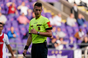 BRUSSEL, NETHERLANDS - JULY 16: referee Simon Bourdeaud Hui during the Club  Friendly match between Anderlecht and