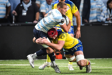 Christian WADE of Racing 92 scores his try during the French championship  Top 14 rugby union match between Racing 92 and ASM Clermont Auvergne on  November 27, 2022 at Paris La Defense