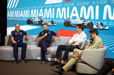 HAMILTON Lewis (gbr), Mercedes AMG F1 Team W14, portrait paddock, wearing a Louis  Vuitton outfit during the Formula 1 Crypto.com Miami Grand Prix 2023, 5th  round of the 2023 Formula One World